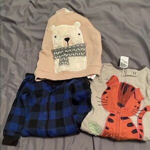 0-3 month clothes, footies and sweat shirt, EUC